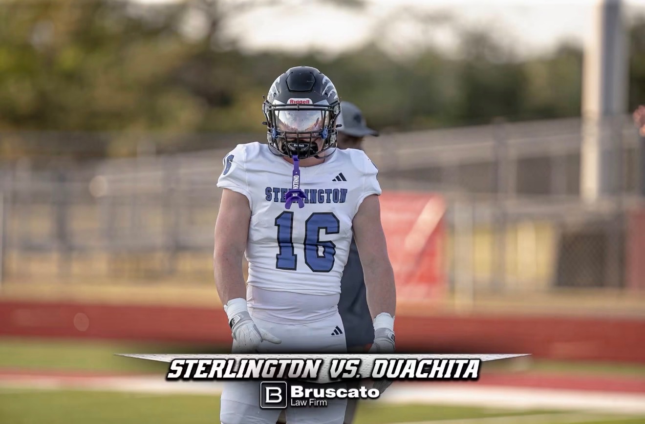 Ashton Bradford football photo: Ouachita game tackle