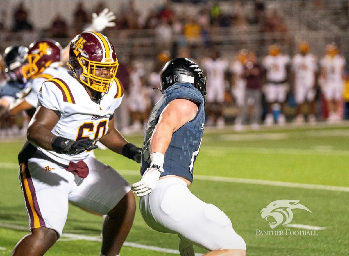 Ashton Bradford football photo: Ouachita game defensive play